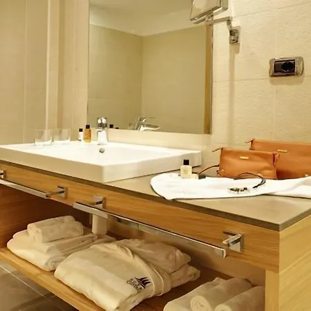 Cristallo ホテル 4*