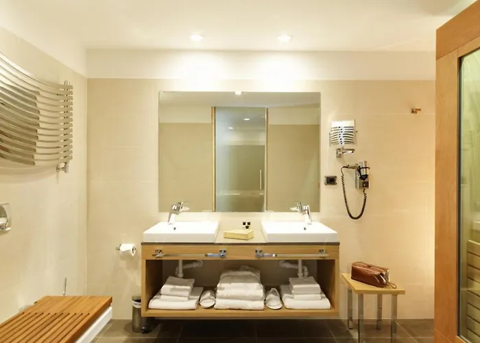 Cristallo 4* ג'וליאנובה