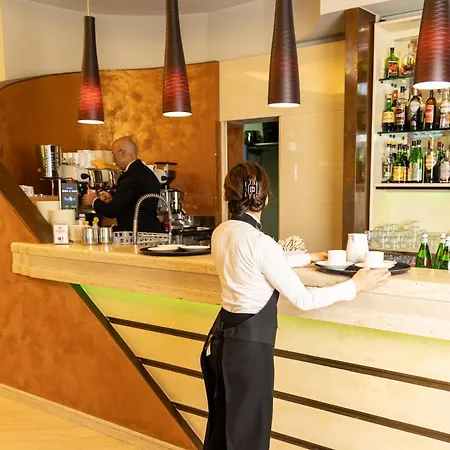 克里斯塔罗酒店 朱利亚诺瓦